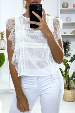 Blouse Blanche En Dentelle Avec Volant
