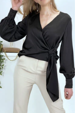 Blouse Cache Coeur Noire Satinée