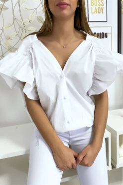 Blouse Chemise Blanche Boutonnés à L'avant Avec Volant Aux Manches Et Fronce Aux épaules
