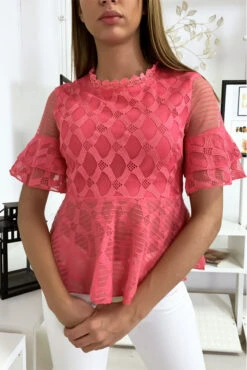Blouse Fuchsia Avec Joli Motifs Dentelle Et Volant -Promos Raffinoux Boutique blouse fuchsia avec joli motifs dentelle et volant 2