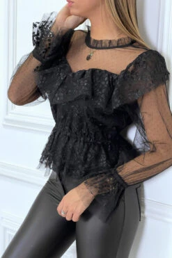 Blouse Noire En Dentelle à Volants Et Col Haut Et Plumetis -Promos Raffinoux Boutique blouse noire en dentelle a volants et col haut et plumetis 5