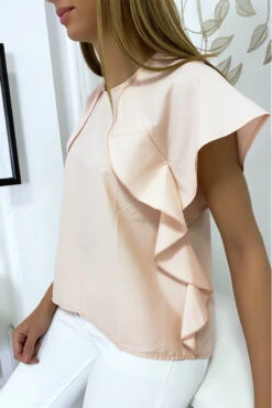 Blouse Rose à Volant Avec Trois Boutons à L'épaules -Promos Raffinoux Boutique blouse rose a volant avec trois boutons a l epaules 2