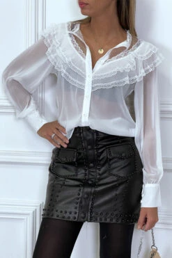 Chemise Blanche Avec Dentelle Plissé Et Volant Très Chic -Promos Raffinoux Boutique chemise blanche avec dentelle plisse et volant tres chic 3