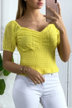 Crop Top En Dentelle Jaune Avec élastique à La Taille -Promos Raffinoux Boutique crop top en dentelle jaune avec elastique a la taille 1