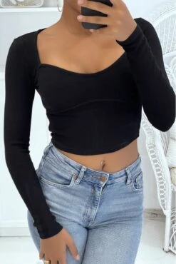 Crop Top Noir Côtelé à Col Décolleté En Forme De Coeur -Promos Raffinoux Boutique crop top noir cotele a col decollete en forme de coeur 2