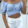 Crop Top Turquoise à Col Bardot Croisée Sous La Poitrine Et Se Noue Au Dos