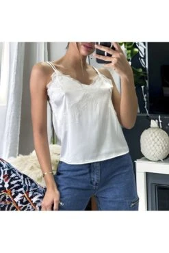 Débardeur Blanc Satiné Avec Dentelle -Promos Raffinoux Boutique debardeur blanc satine avec dentelle 1