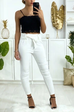 Débardeur Noir En Dentelle Doublé Avec Bretelle Amovible -Promos Raffinoux Boutique debardeur noir en dentelle double avec bretelle amovible 1