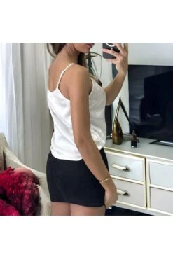 Débardeur Satiné Blanc Boutonné -Promos Raffinoux Boutique debardeur satine blanc boutonne 2