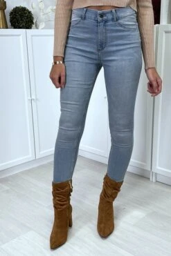 Jean Slim Bleu Délavé à Poches Arrières -Promos Raffinoux Boutique jean slim bleu delave a poches arrieres 2