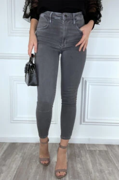 Jean Slim Gris Taille Haute Et Stretch -Promos Raffinoux Boutique jean slim gris taille haute et stretch 4