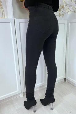 Jean Slim Noir Taille Haute à Poches Arrières -Promos Raffinoux Boutique jean slim noir taille haute a poches arrieres 4