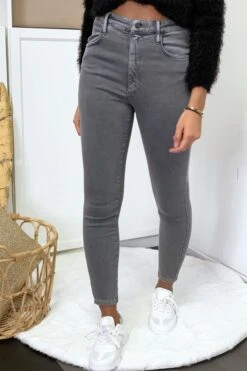 Jeans Gris En Taille Haute Très Extensible Avec Poches -Promos Raffinoux Boutique jeans gris en taille haute tres extensible avec poches 7