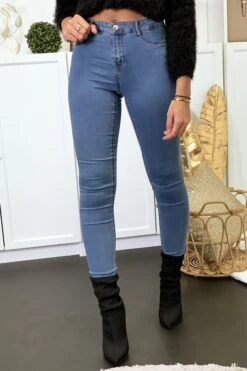 Jeans Slim Bleu Avec Poches Arrière
