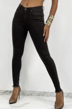 Jeans Slim Marron à Détails Déchiré En Bas -Promos Raffinoux Boutique jeans slim marron a details dechire en bas 2