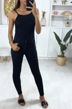 Jeans Slim Noir Boutonné à L'avant Avec Poches -Promos Raffinoux Boutique jeans slim noir boutonne a l avant avec poches 2