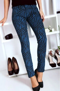 Pantalon Jeans Bleu Extensible Avec Poche Et Motif Noir S1317D