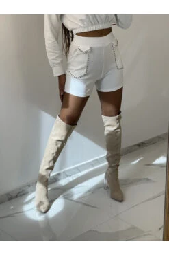 Short Taille Haute Blanc Ă Clous